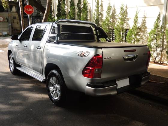 TOYOTA HILUX 2.8 STD 4X4 CD 16V DIESEL 4P MANUAL